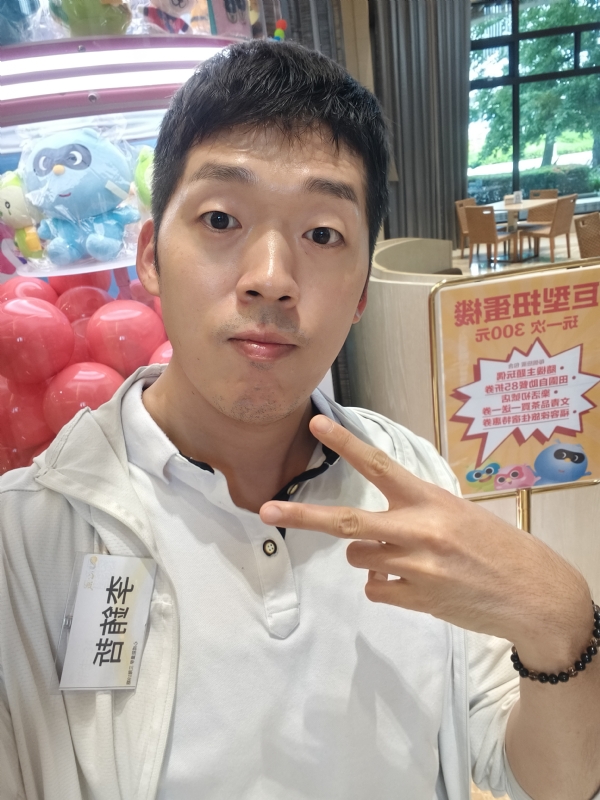 銪哲的第一张照片--新北残疾人相亲网